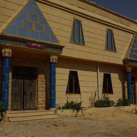 Pyramids Luxor Hotel & Spa Экстерьер фото