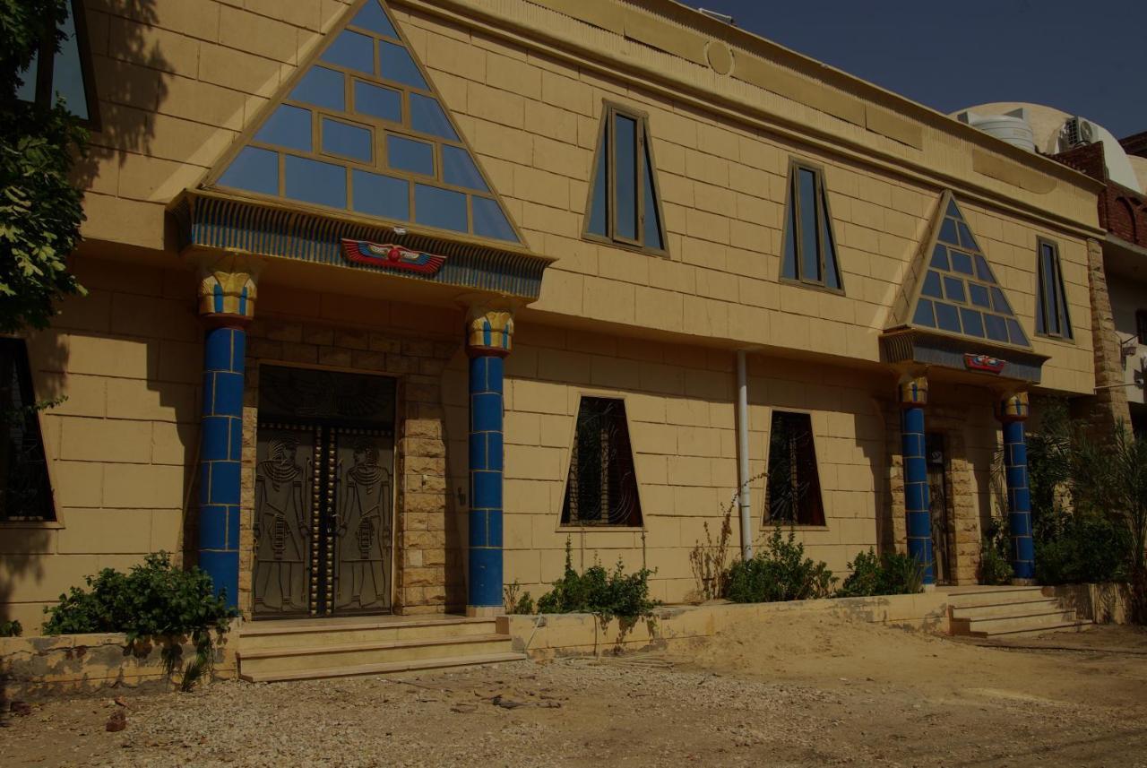 Pyramids Luxor Hotel & Spa Экстерьер фото