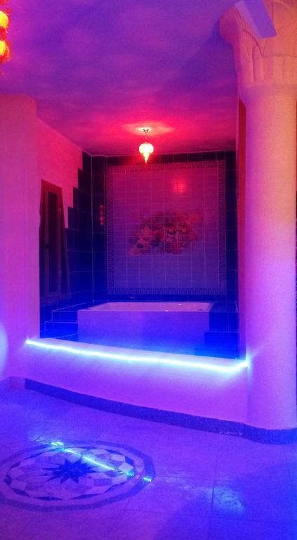 Pyramids Luxor Hotel & Spa Экстерьер фото