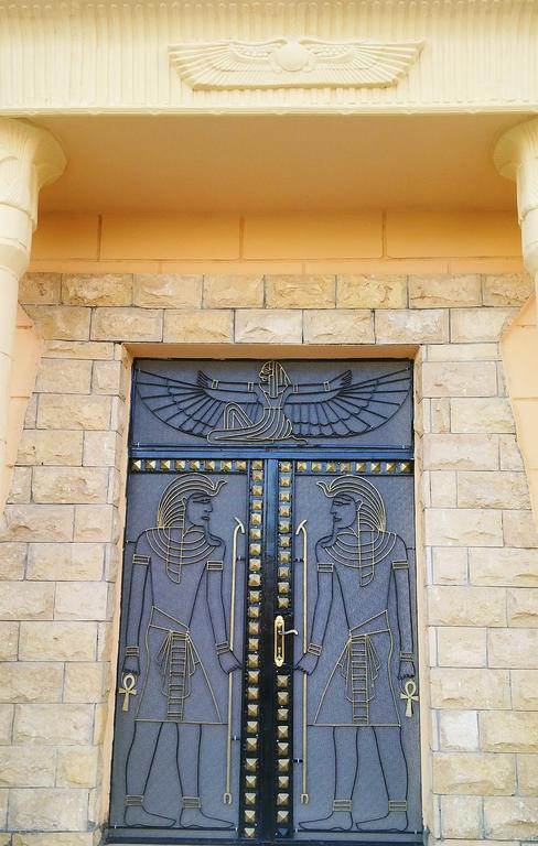 Pyramids Luxor Hotel & Spa Экстерьер фото