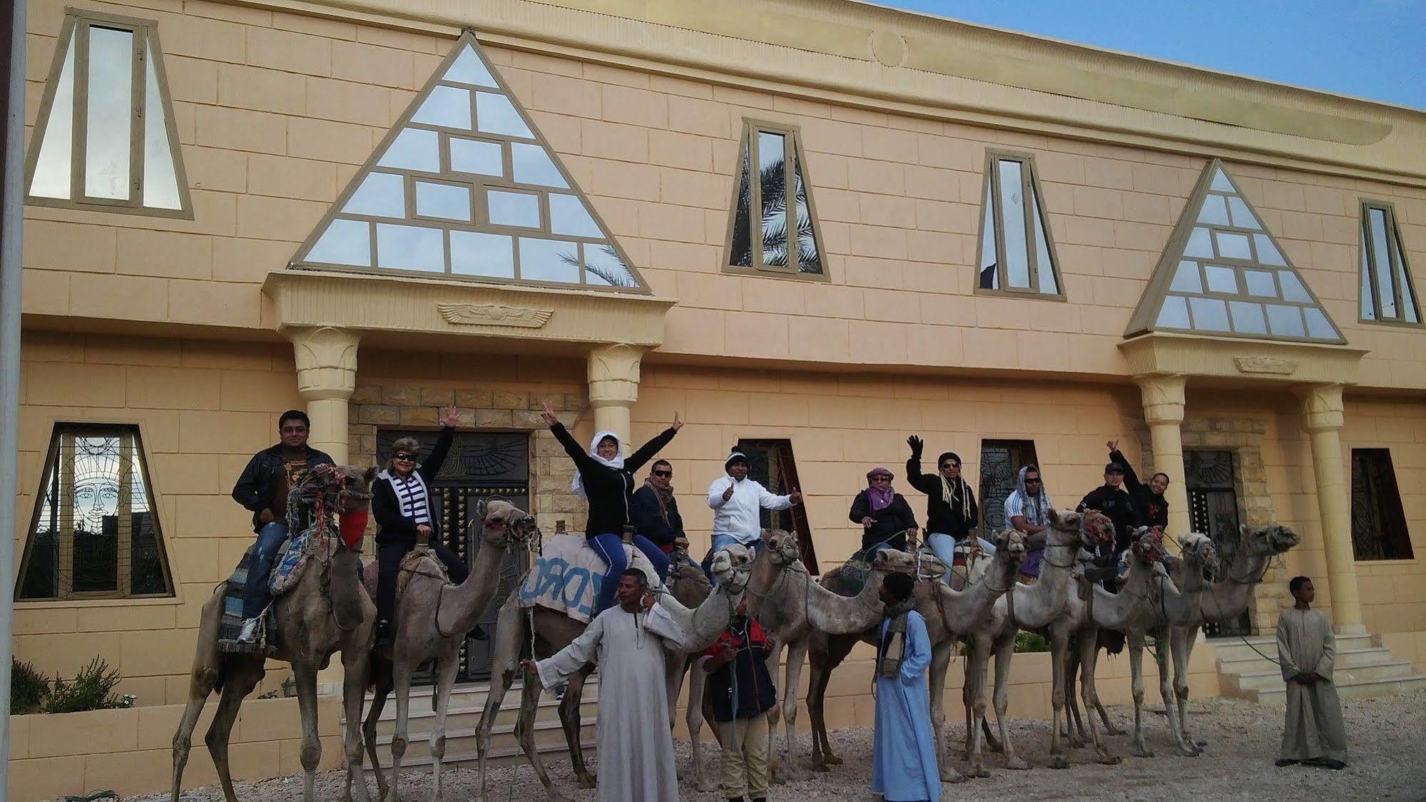 Pyramids Luxor Hotel & Spa Экстерьер фото
